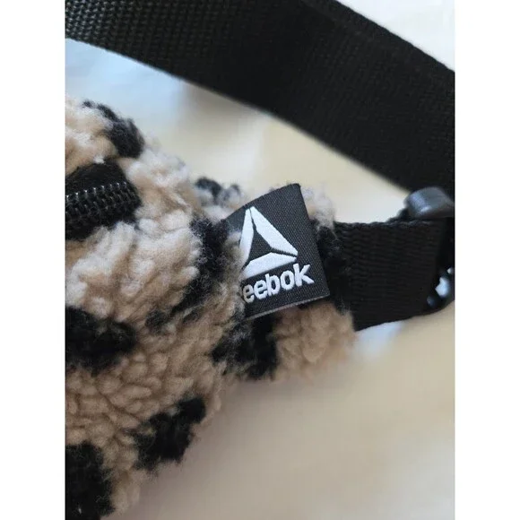 NWT - Reebok Night Fanny pack Adjustable w Pockets Leopard Print - Picture 3 of 13